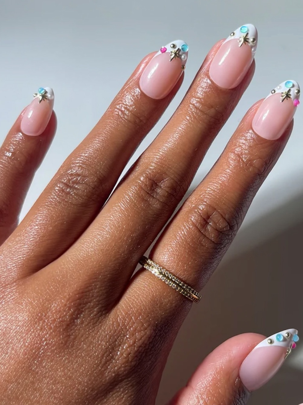 Sheer Pink & White Rhinestone Nail Set - Women Glamnetic Press On Nails NIB